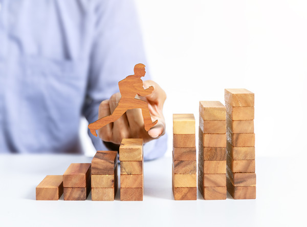 企業(yè)戰(zhàn)略規(guī)劃的步驟是什么？如何落地實施？