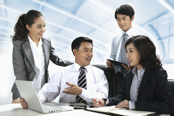 薪酬體系設(shè)計：根據(jù)企業(yè)戰(zhàn)略，設(shè)計科學體系