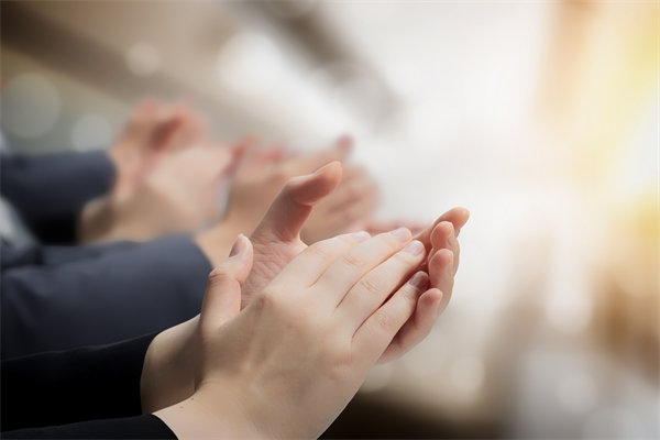 薪酬績效與戰(zhàn)略目標(biāo)協(xié)同，推動企業(yè)持續(xù)發(fā)展與成長