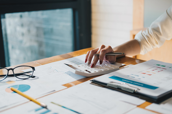 企業(yè)設(shè)立預(yù)算管理小組是不是由個(gè)人組建的？