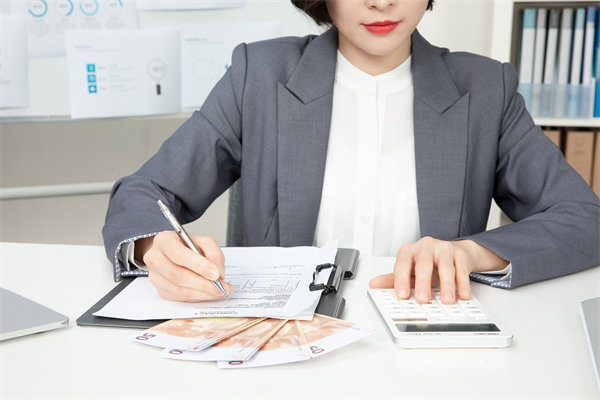 薪酬透明度：公開薪資信息對(duì)企業(yè)和員工有何利弊？