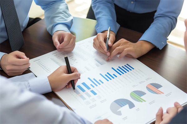 企業(yè)戰(zhàn)略如何與長期發(fā)展目標(biāo)保持一致性？
