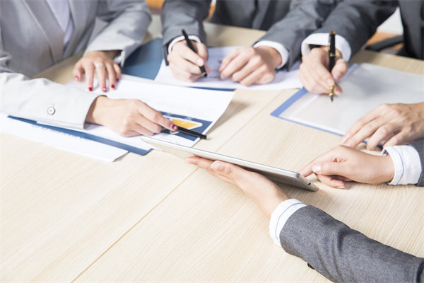 企業(yè)戰(zhàn)略與文化建設(shè)相結(jié)合，打造獨(dú)具特色的發(fā)展模式