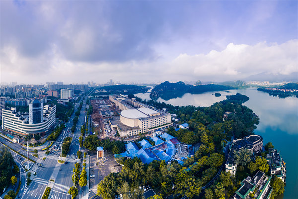 管理咨詢?nèi)绾沃φ貞c中小企業(yè)突破發(fā)展瓶頸？