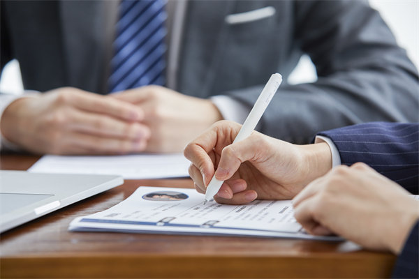 招聘新趨勢：企業(yè)如何精準(zhǔn)定位并吸引頂尖人才？