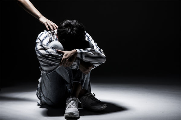 女子漏接電話被市監(jiān)所工作人員辱罵，人力資源管理有何感悟？