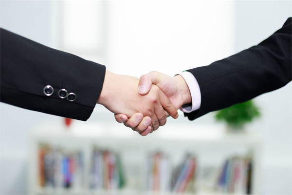 如何通過人力資源管理提升企業(yè)核心競(jìng)爭(zhēng)力？