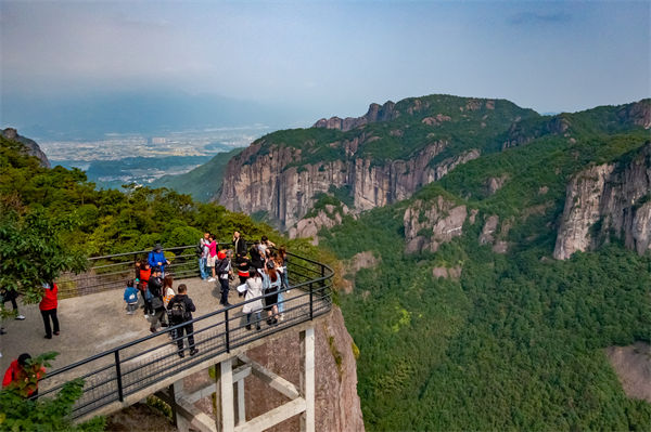 臺州戰(zhàn)略咨詢公司如何為企業(yè)定制長遠(yuǎn)發(fā)展戰(zhàn)略？