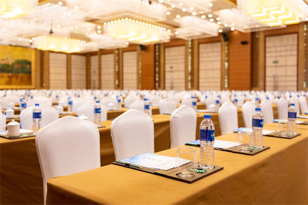 兩會熱議破解企業(yè)“生長痛”，對企業(yè)戰(zhàn)略管理有何啟示？