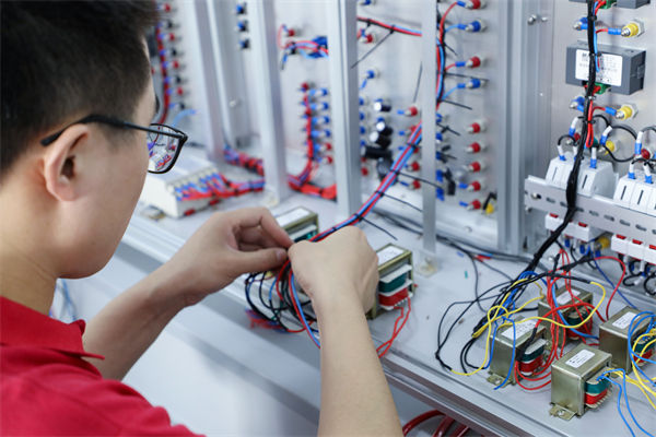 哪些行業(yè)人才火爆就業(yè)市場(chǎng)？人力資源管理有何啟發(fā)？