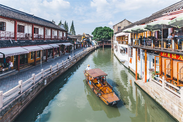 以文化賦能經(jīng)濟(jì)社會發(fā)展，企業(yè)營銷管理對此有何啟發(fā)？