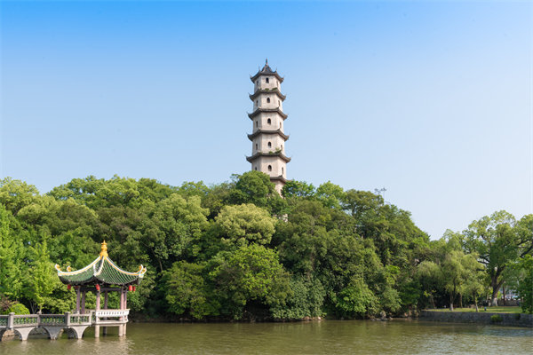 集團(tuán)戰(zhàn)略落地難，溫州集團(tuán)管控咨詢公司如何助力高效執(zhí)行？