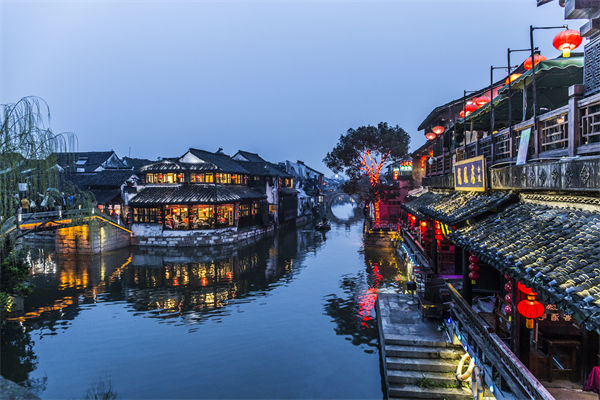 戰(zhàn)略規(guī)劃分析：村民不滿古鎮(zhèn)收門票，指引游客逃票