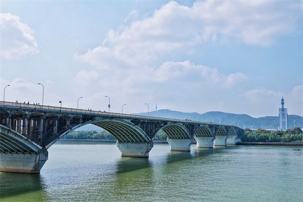 長(zhǎng)沙湘江特大橋突發(fā)大火，組織規(guī)劃管理有何啟示？