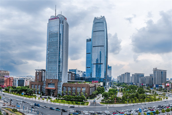 集團(tuán)子公司各自為戰(zhàn)內(nèi)耗嚴(yán)重，東莞集團(tuán)管控咨詢公司能協(xié)助解決嗎？